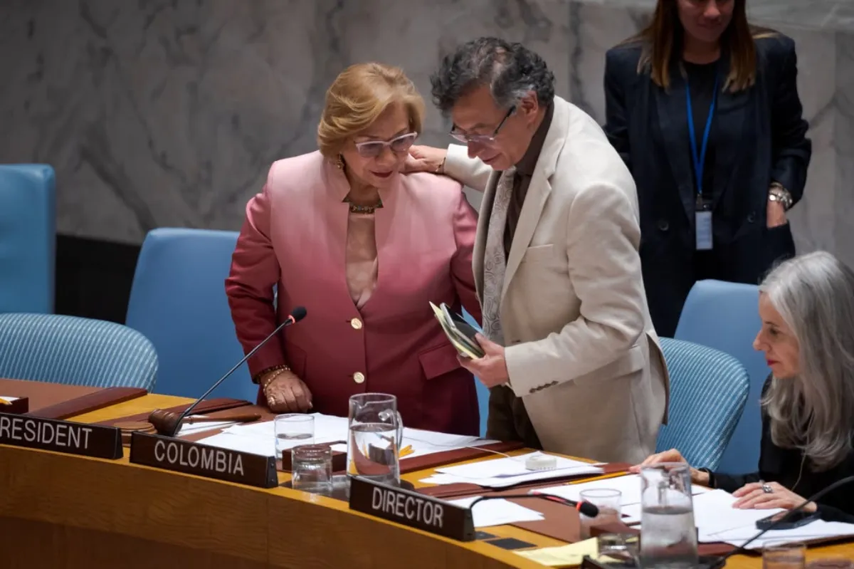 Gobierno Petro sigue nombrando diplomáticos políticos pese a promesas