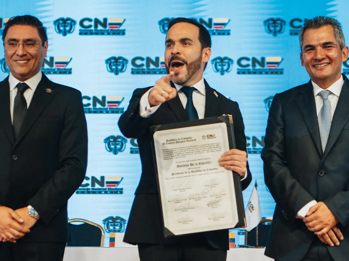 De la Espriella solicita reconocimiento de su movimiento como partido político ante el CNE